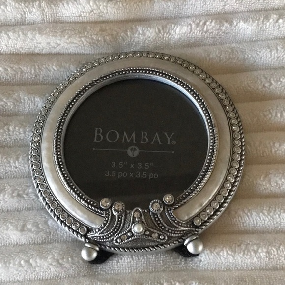 NIB Bombay Vintage Round Silver Rhinestone Picture Frame 3.5 inches x 3.5 inches - Picture 7 of 8